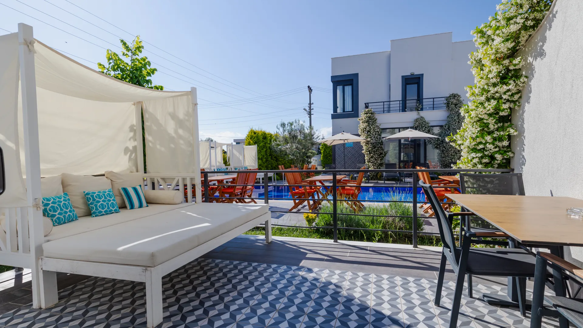 Cunda Garden Galeri 66